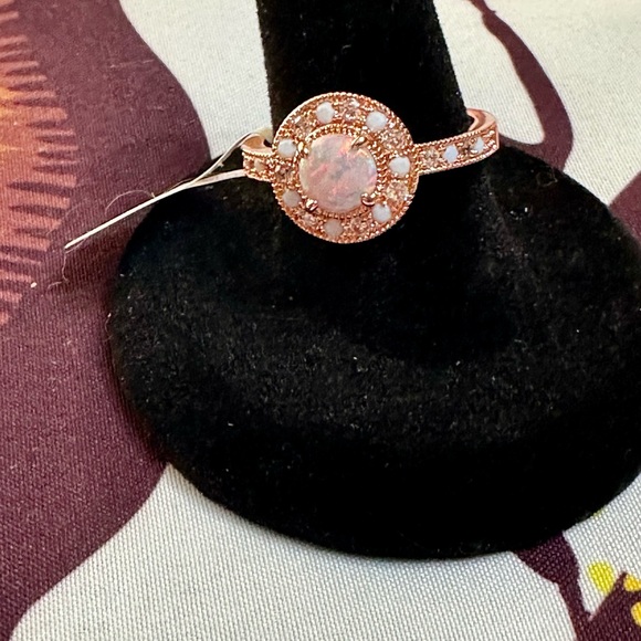 Fragrant Jewels Iridescent Gem Ring with Sparkling Crystals set in Rose Gold - Picture 3 of 5